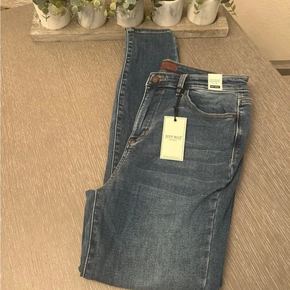 Judy Blue High Waisted Skinny Fit Jeans size 13/31 - Picture 2 of 7